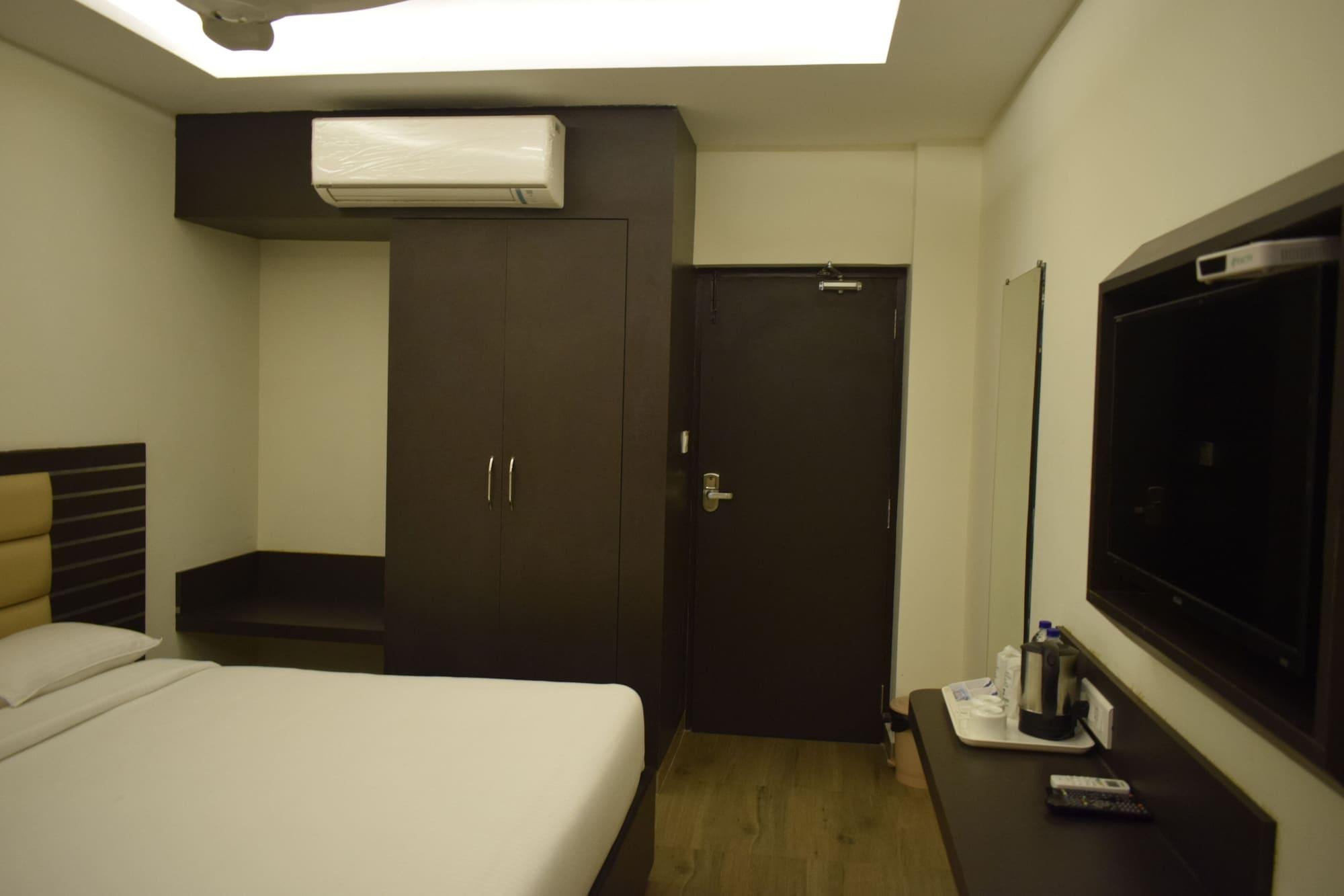 Hotel Sumith Palace Pondicherry Ngoại thất bức ảnh