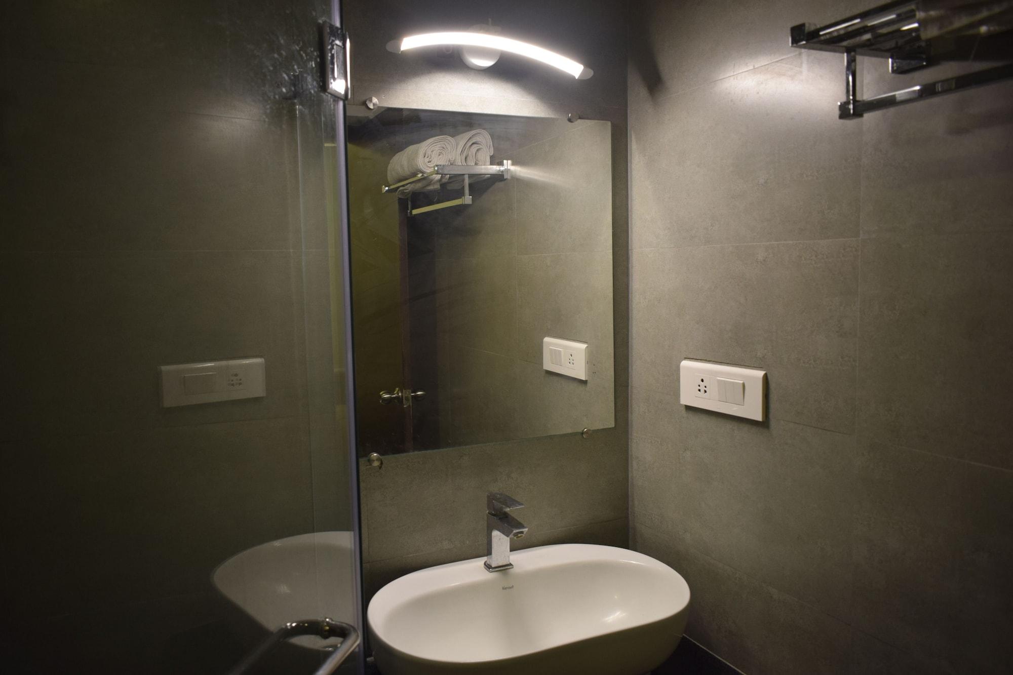 Hotel Sumith Palace Pondicherry Ngoại thất bức ảnh