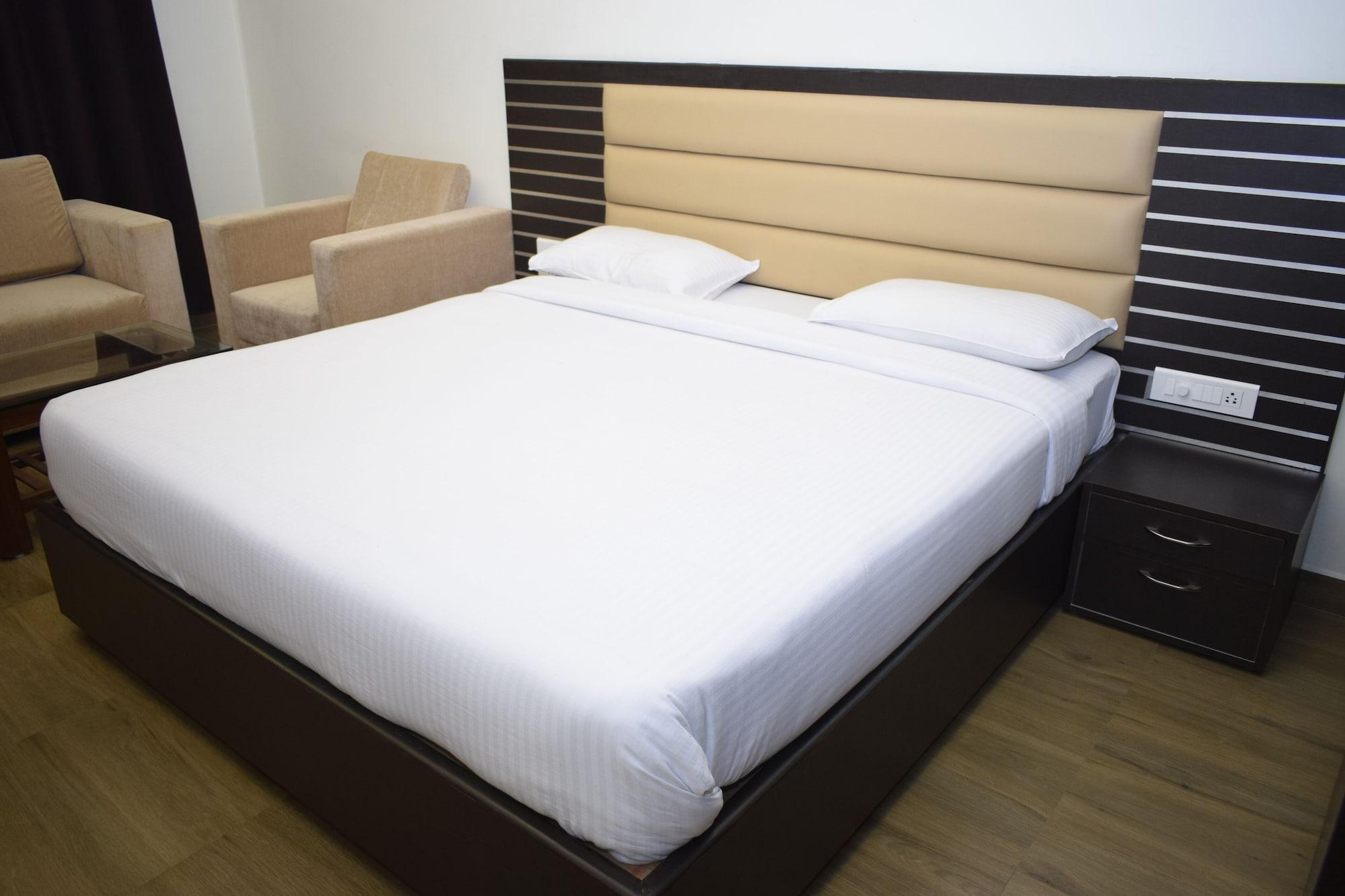 Hotel Sumith Palace Pondicherry Ngoại thất bức ảnh