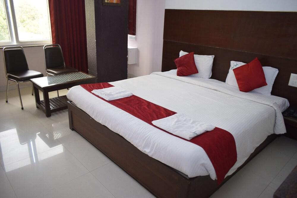 Hotel Sumith Palace Pondicherry Ngoại thất bức ảnh