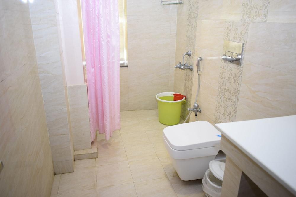 Hotel Sumith Palace Pondicherry Ngoại thất bức ảnh