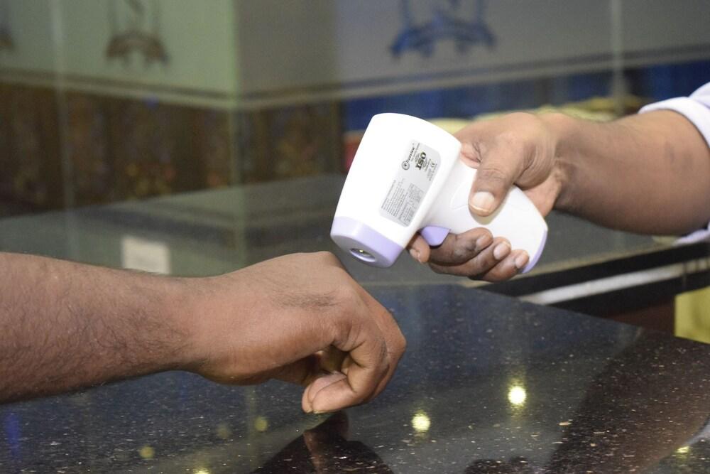 Hotel Sumith Palace Pondicherry Ngoại thất bức ảnh