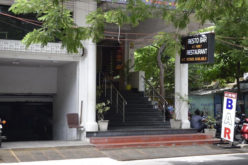 Hotel Sumith Palace Pondicherry Ngoại thất bức ảnh